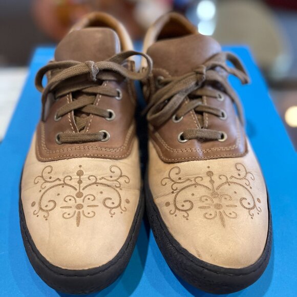 JOHN FLUEVOG FLYVOGS "GATZZ" - TAN - MENS 9 or WOMENS 11 - Picture 2 of 6